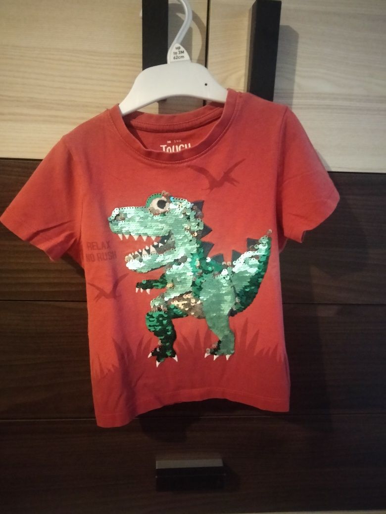 T-shirt z cekinami