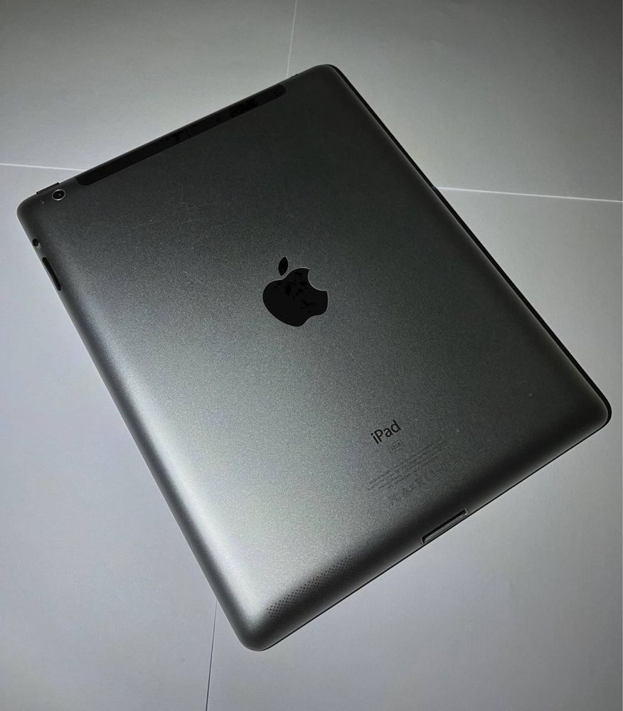 Apple iPad 3rd generation 32 GB Wi-Fi + Cellular