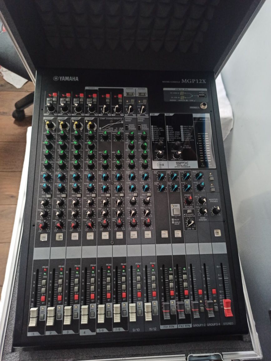 Mikser Yamaha MGP 12X
