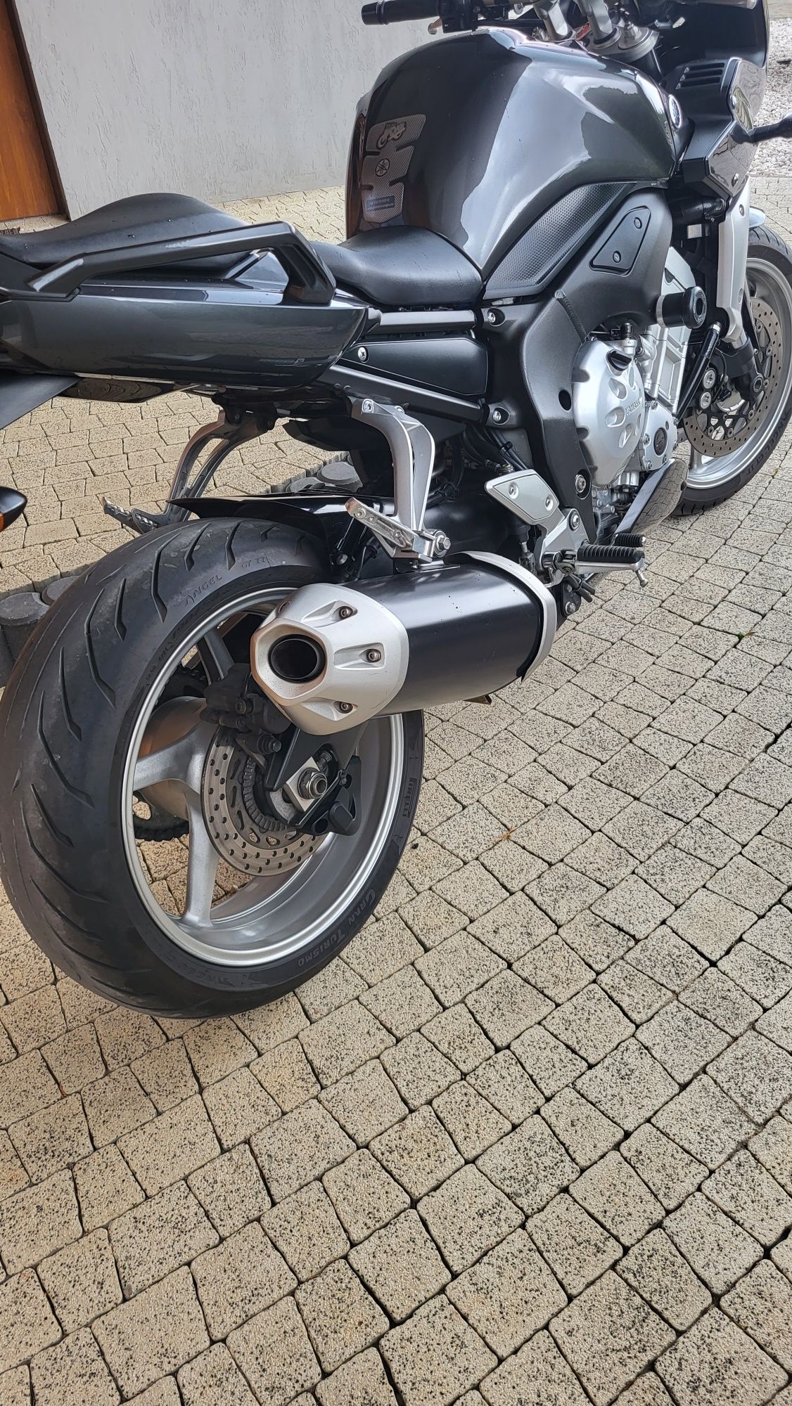 Yamaha fz1 motocykl