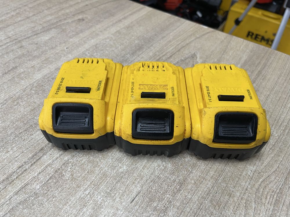 Dewalt акумуляторні батареї 5.0Ah