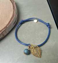 Niebieska bransoletka ze złotym liściem prezent dla niej