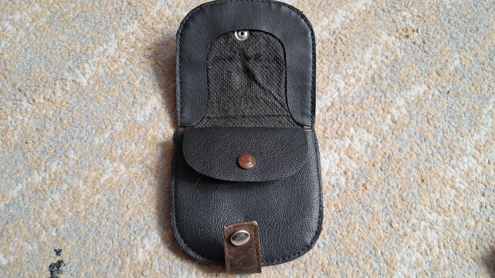 Stary Portfel typu podkówka z PRL