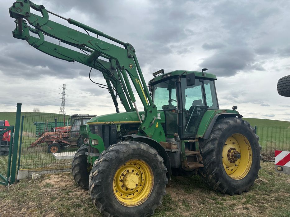 Ciagnik john deere 7700 z turem