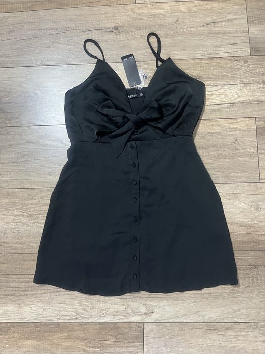 Sukienka z wiazanym dekoltem Nasty Gal