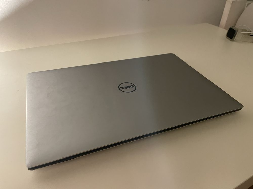 Dell precision 5520 i7 NVIDIA Quattro M1200