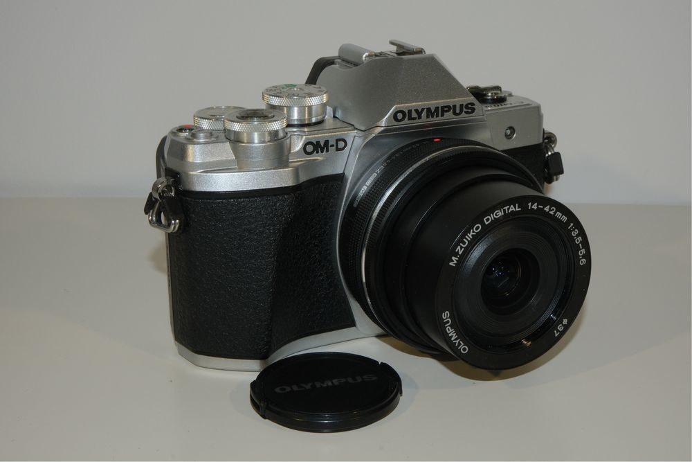 Olympus OM-D E-M10 Mark III + obiektyw M.Zuiko 14-42mm f/3.5-5.6