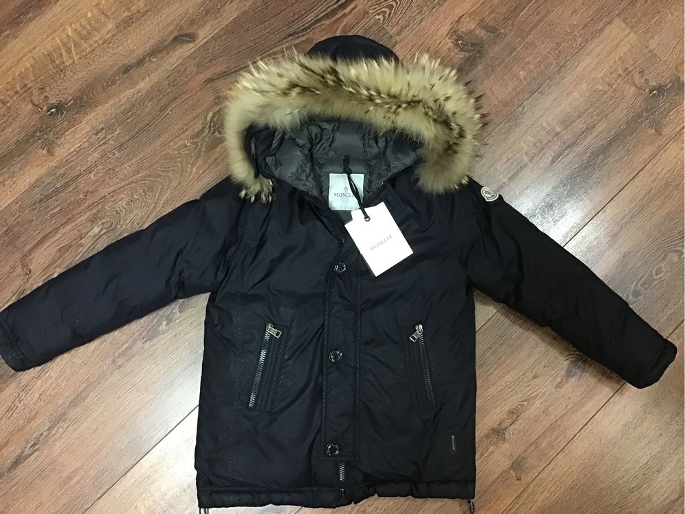 Пуховик Moncler р. 134