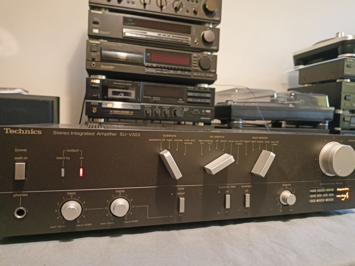 Technics SU V303.