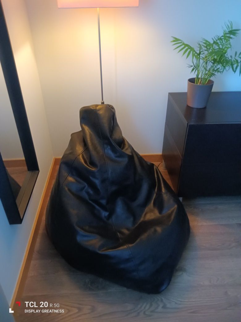 Puff em pele (preto - enchimento especial)