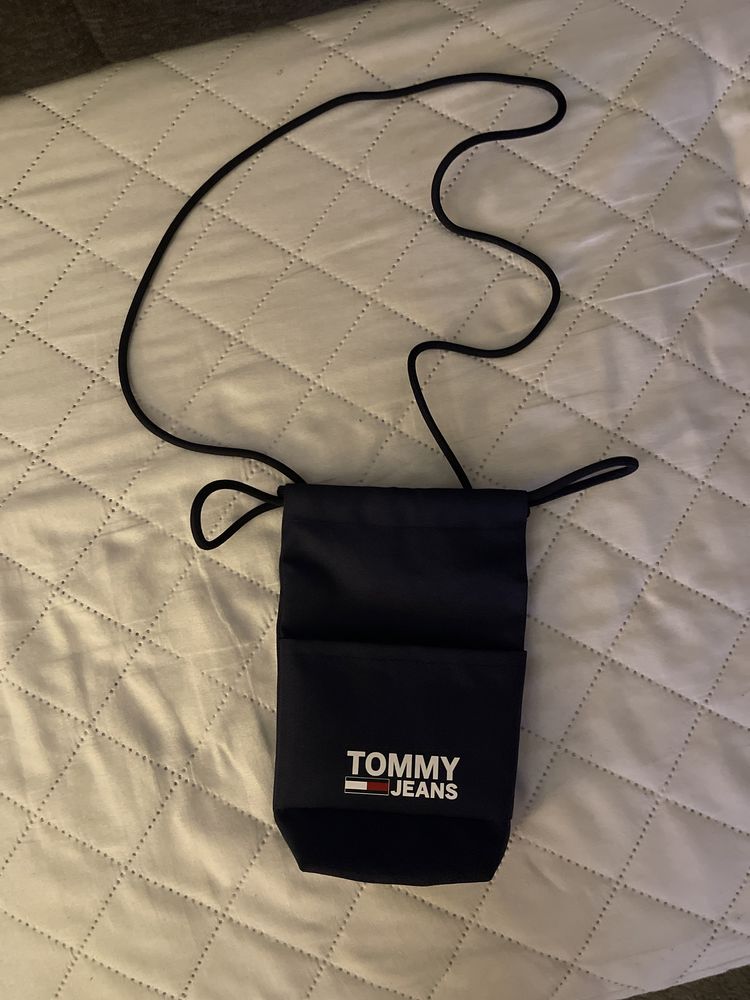 Saszetka na paszport dokumety  Tommy Hilfiger Jeans