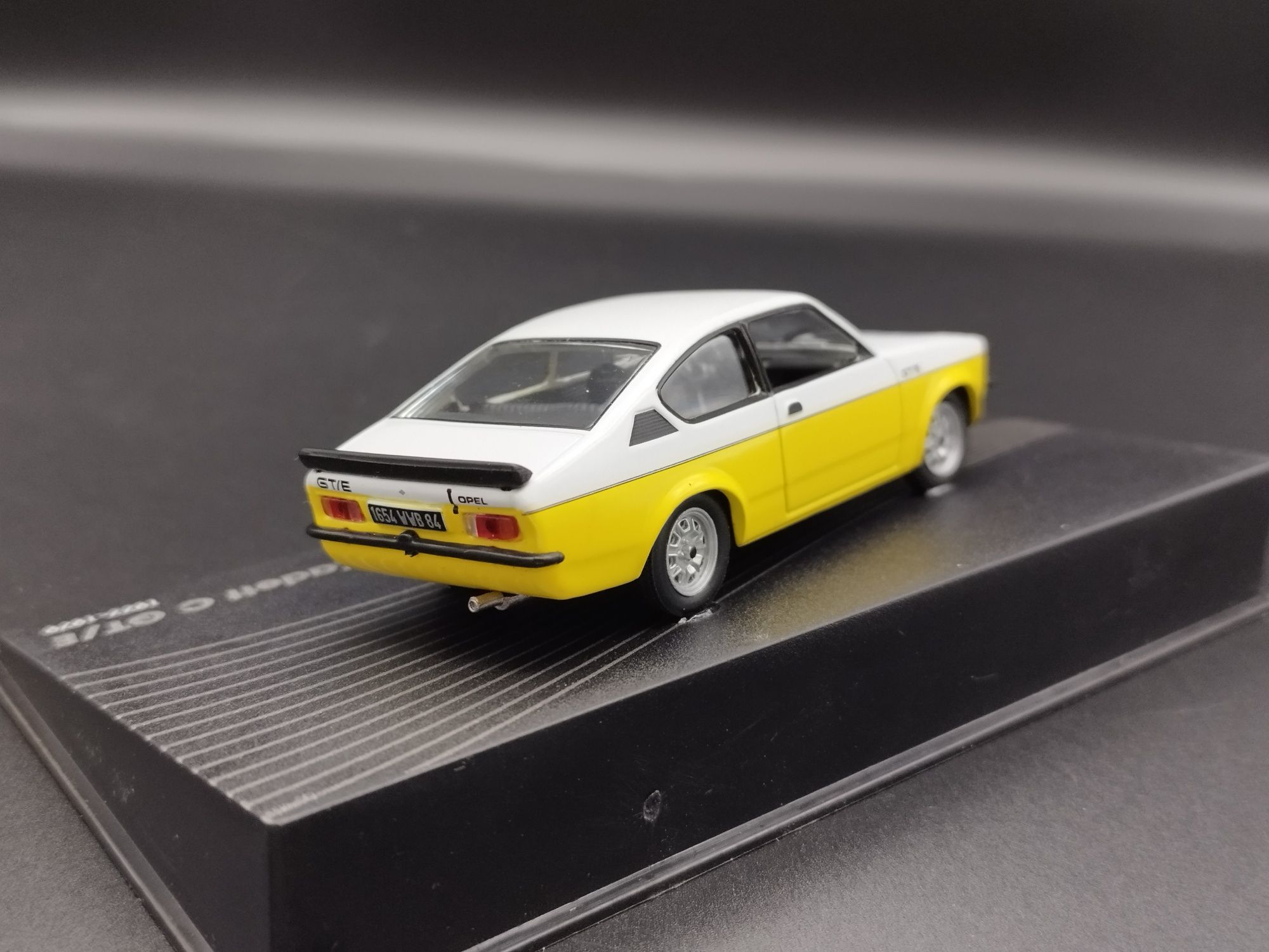 1:43 Opel Collection Kadett C  GT/E model używany