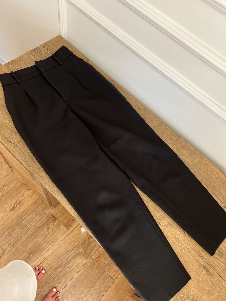 Брюки чорні прямі Zara