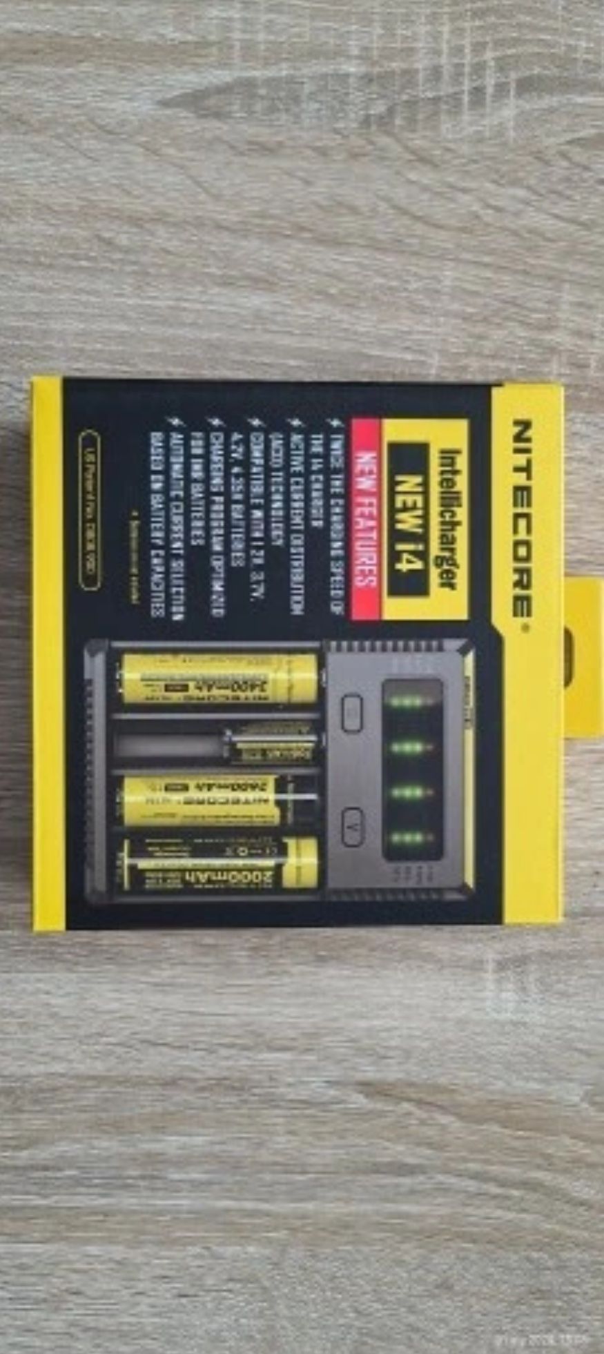 Ładowarka akumulatorów Nitecore i4 New