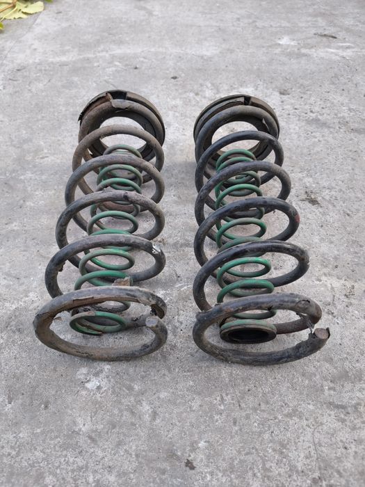 Продам задние пружины на SsangYong rexton