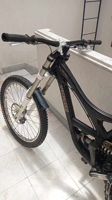 Bicicleta de downhill Specialize Demo 8