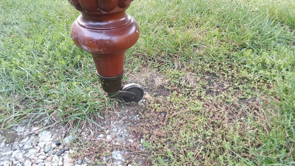 Ława drewniana na kółkach