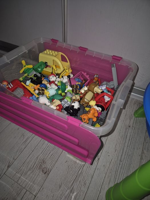 Duży zestaw klocków Lego Duplo ze stolikiem 6 kg