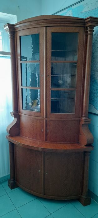 Antyczny kątnik - witryna Biedermeier - antyk
