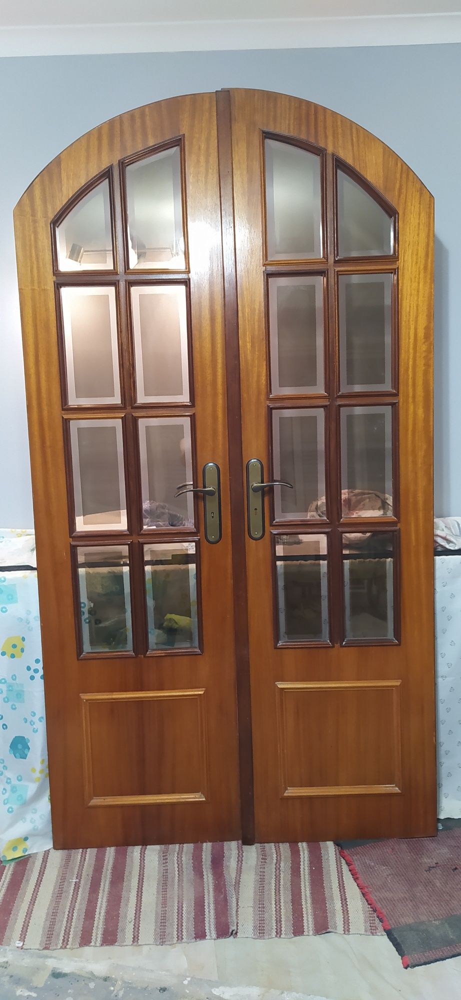 Portas com vidros redondas