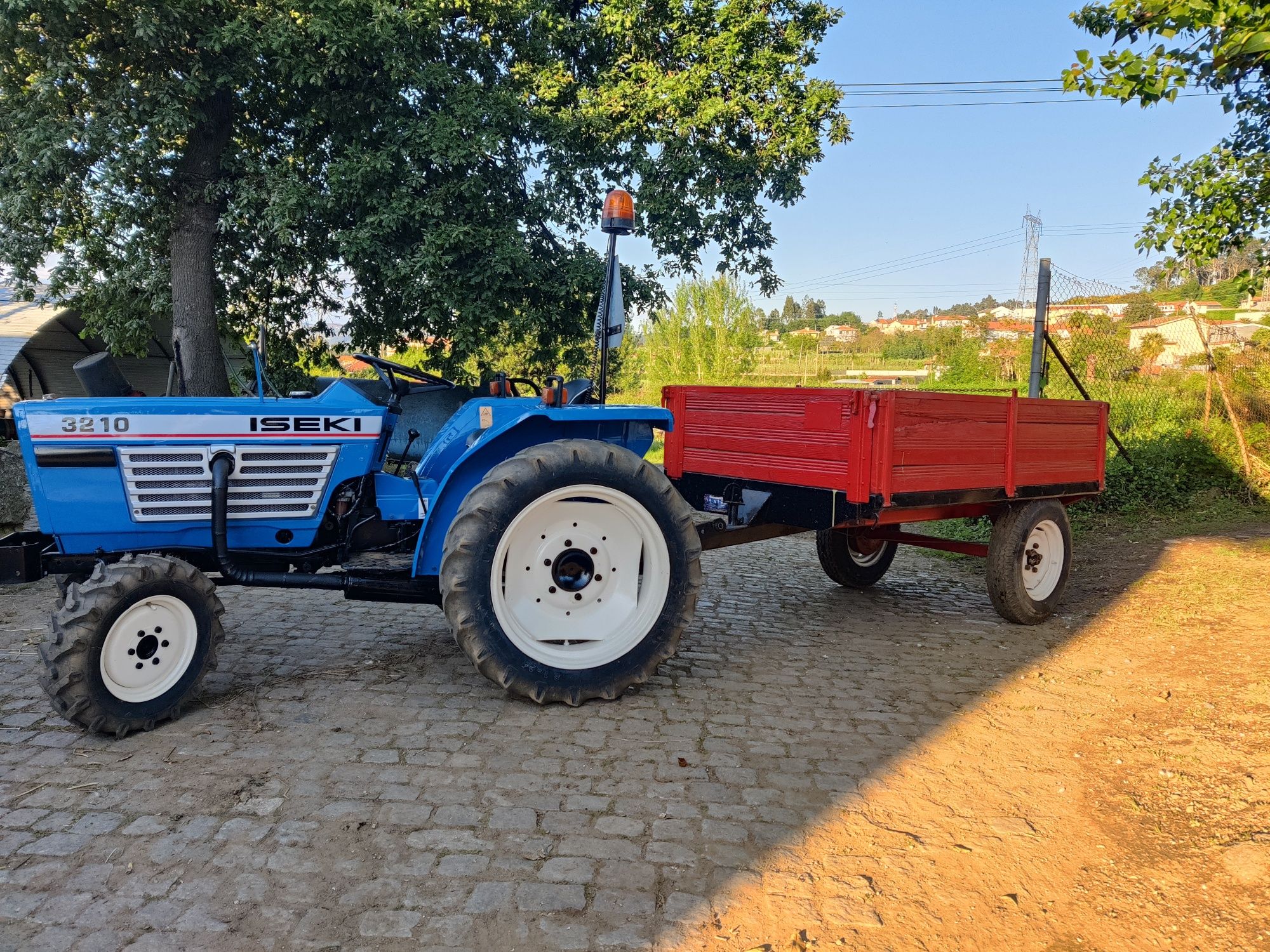 Trator com matrícula/fresa/reboque