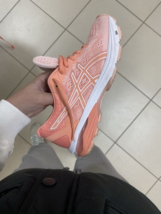 кросівки asics 38 розмір