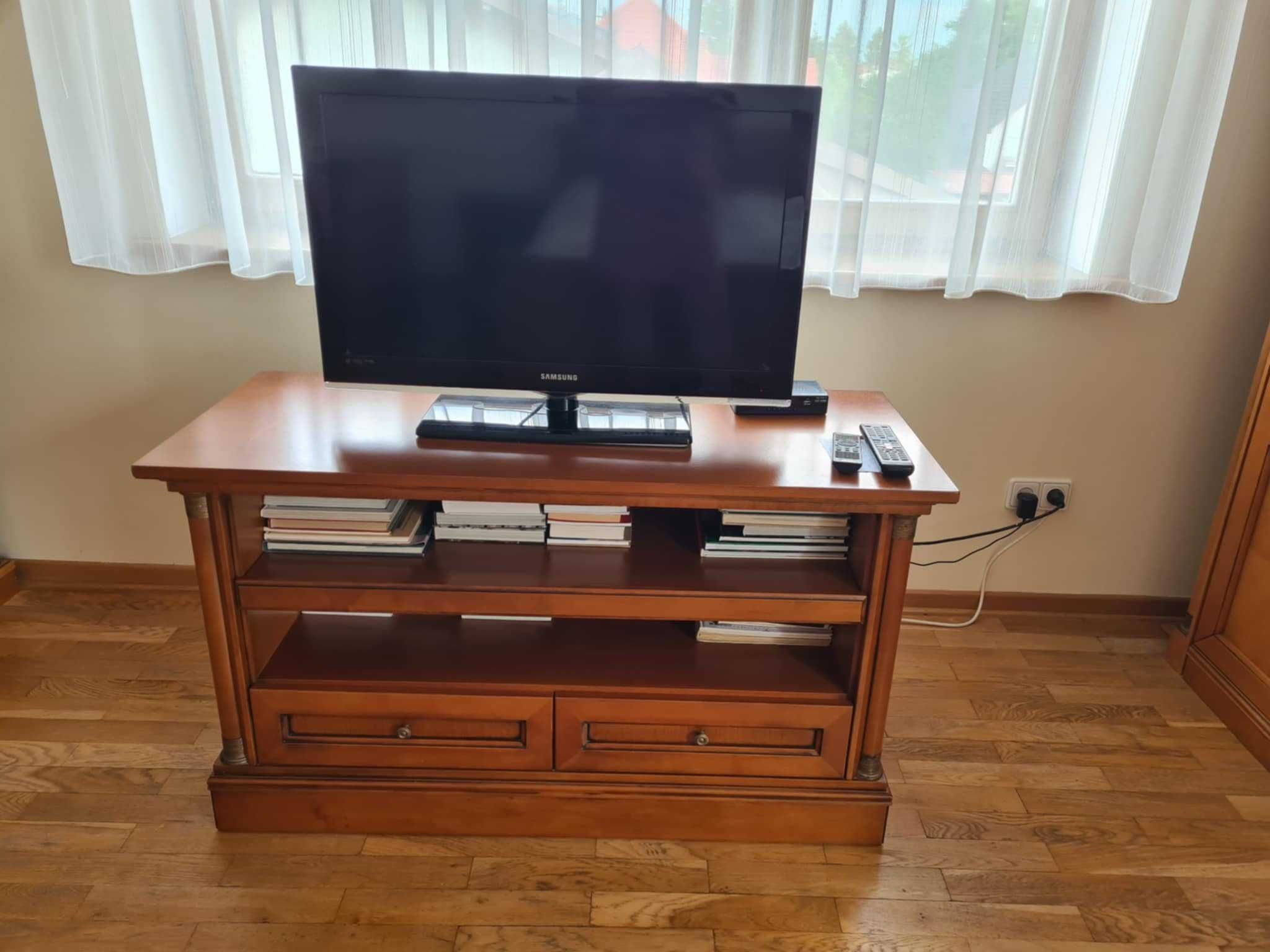 Zestaw klasycznych drewnianych mebli do sypialni na sprzedaż