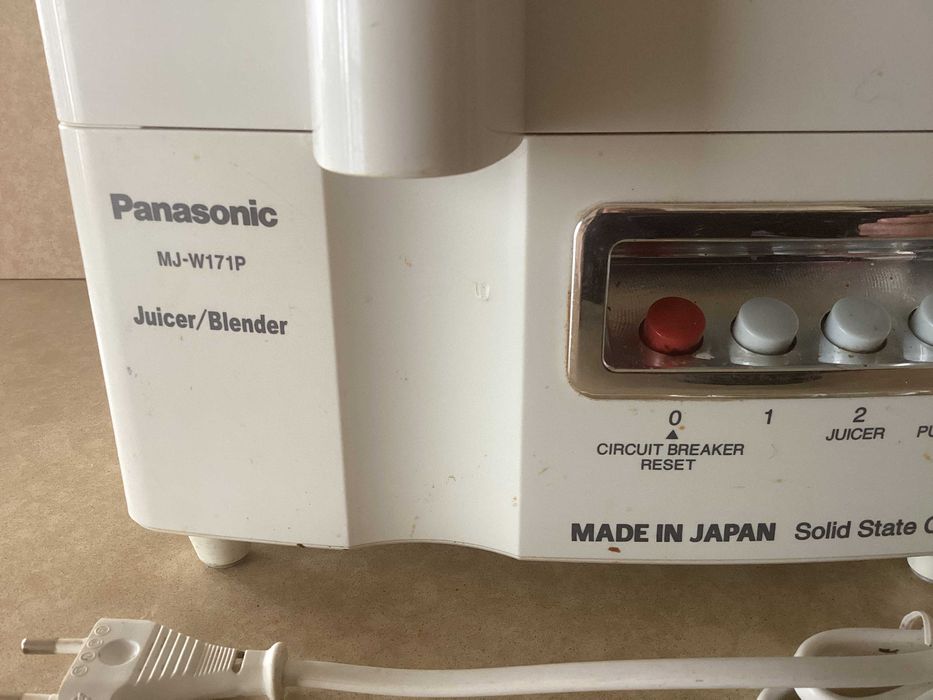 Соковитискач / блендер Panasonic MJ-M171P