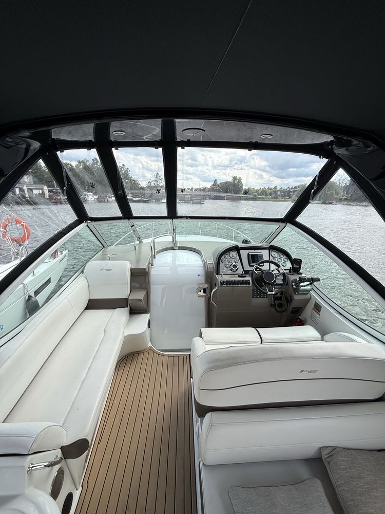 Łódź motorowa yacht Cruisers Yachts 300 CXi, Doral, Sea Ray, Monterey