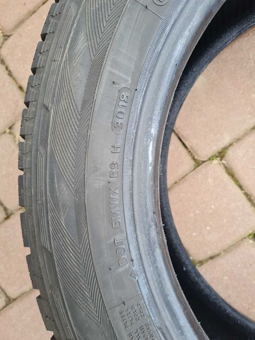 Opony Hankook Winter RW06  215/60/17 C 109/107T  7mm