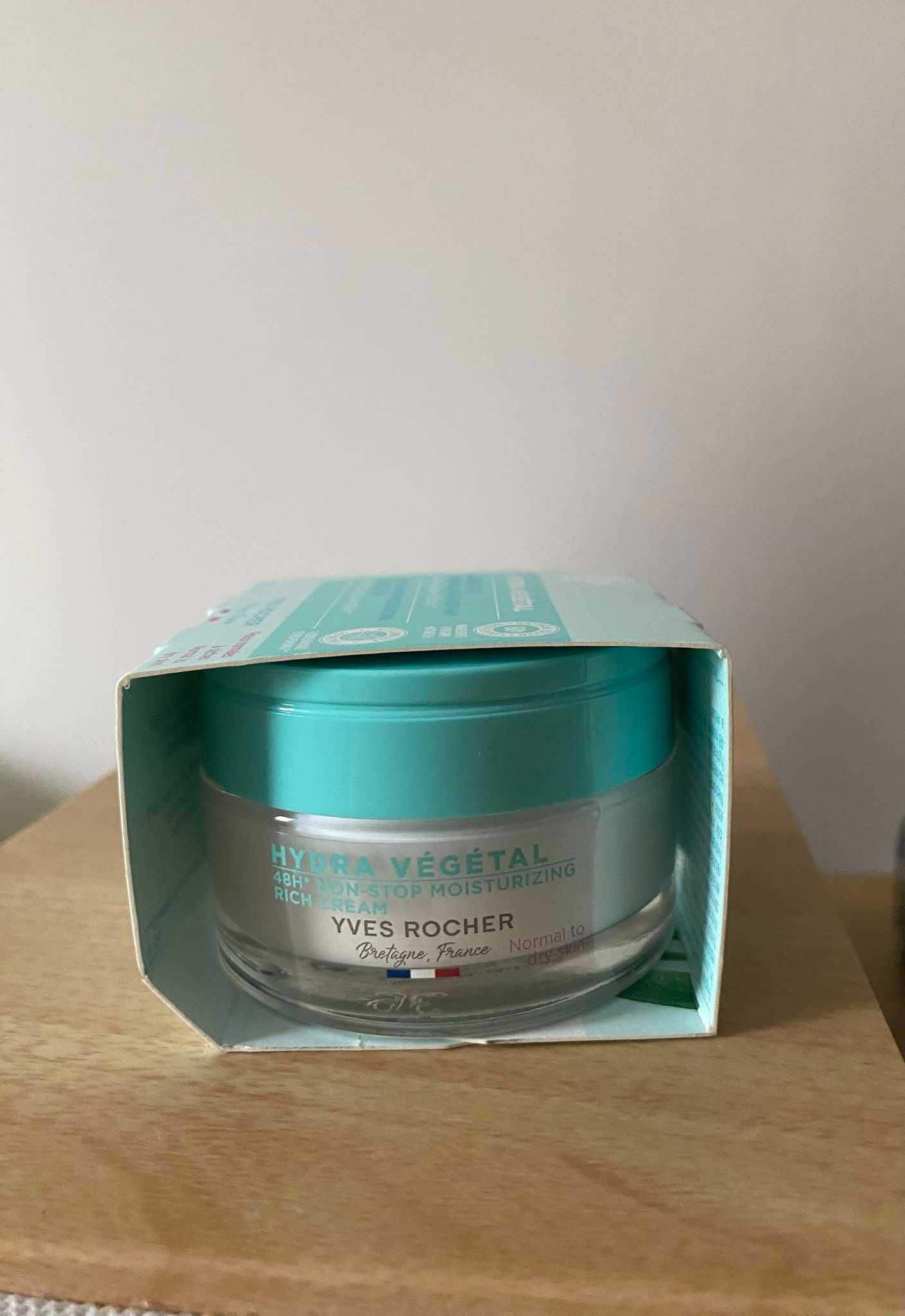 Krem nawilżający do twarzy Yves Rocher Hydra Végétal dzień i noc 50 ml