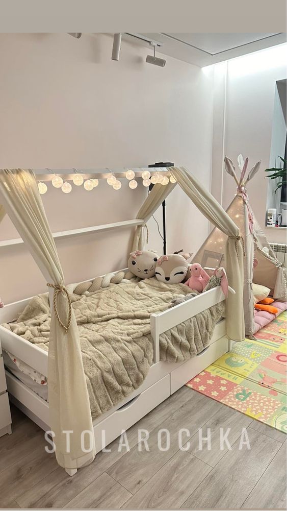 Кровать домик дитяче ліжко будиночок з дахом дерево