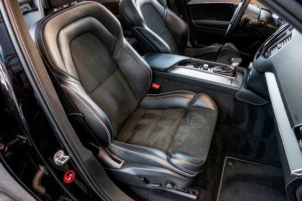 Volvo XC90 T6 R-Design      2018