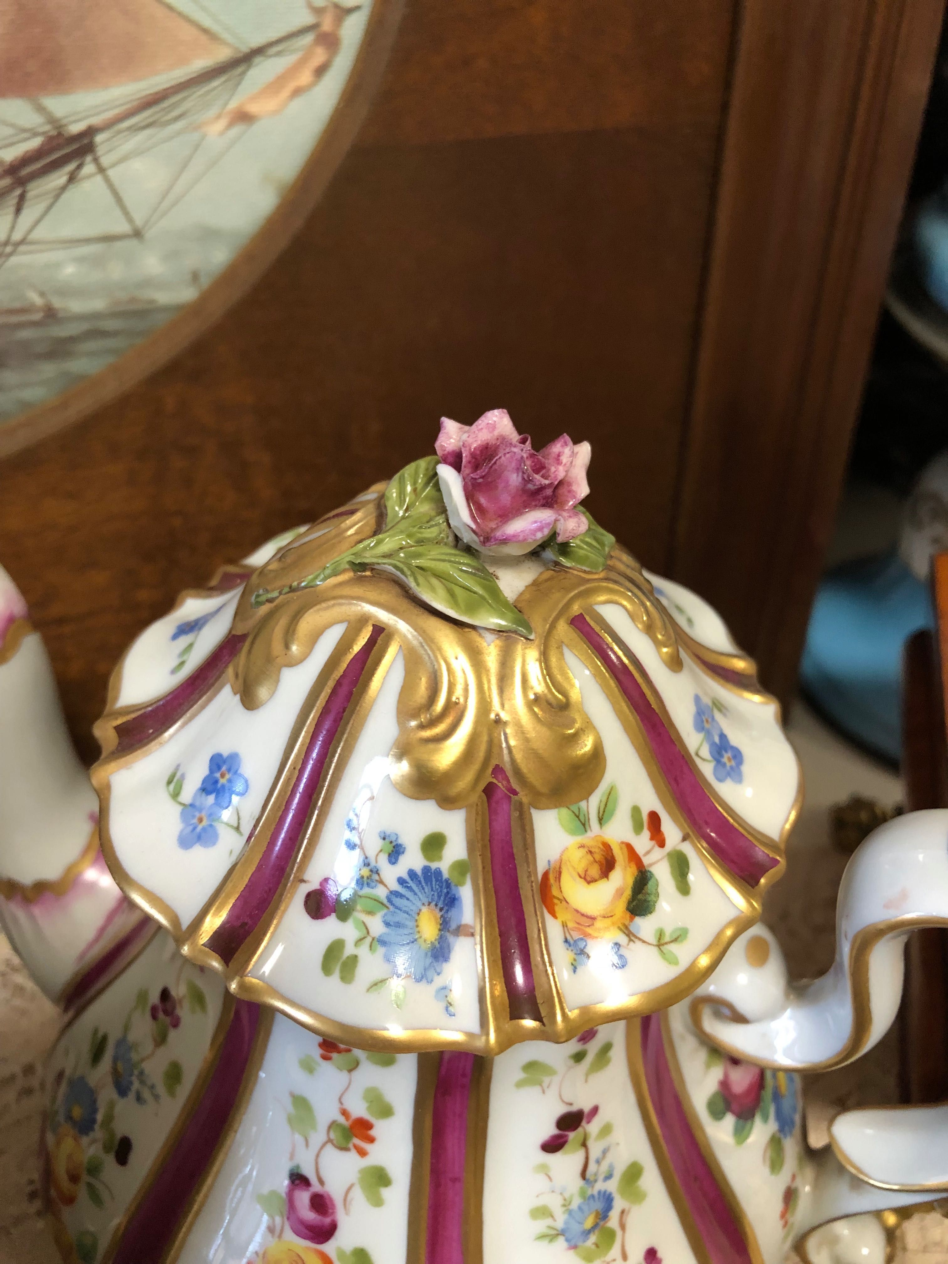 Antigo serviço de chá em porcelana estilo Sèvres