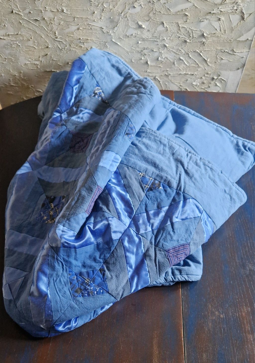 Kołdra patchwork z kawałków tkaniny uszyty ręcznie niebieski 220 x 140