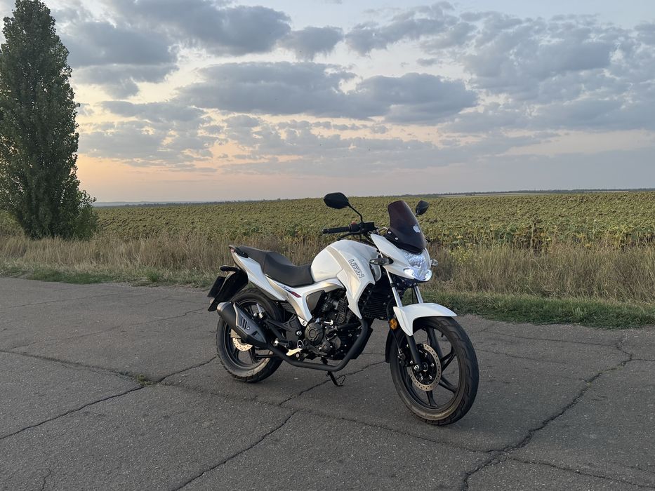 Продам мотоцикл Ліфан kp200