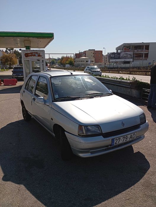 Renault Clio - Motor Fiável, Excelente Estado e Preço Justo!