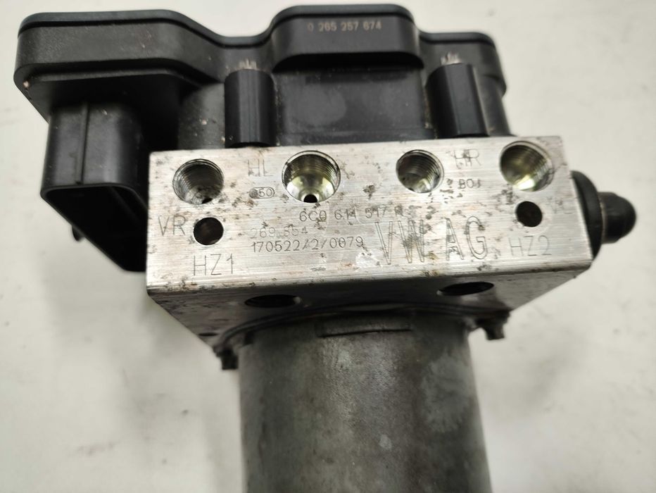 Pompa hamulcowa ABS Skoda Fabia 3 III VW Polo 6R OE