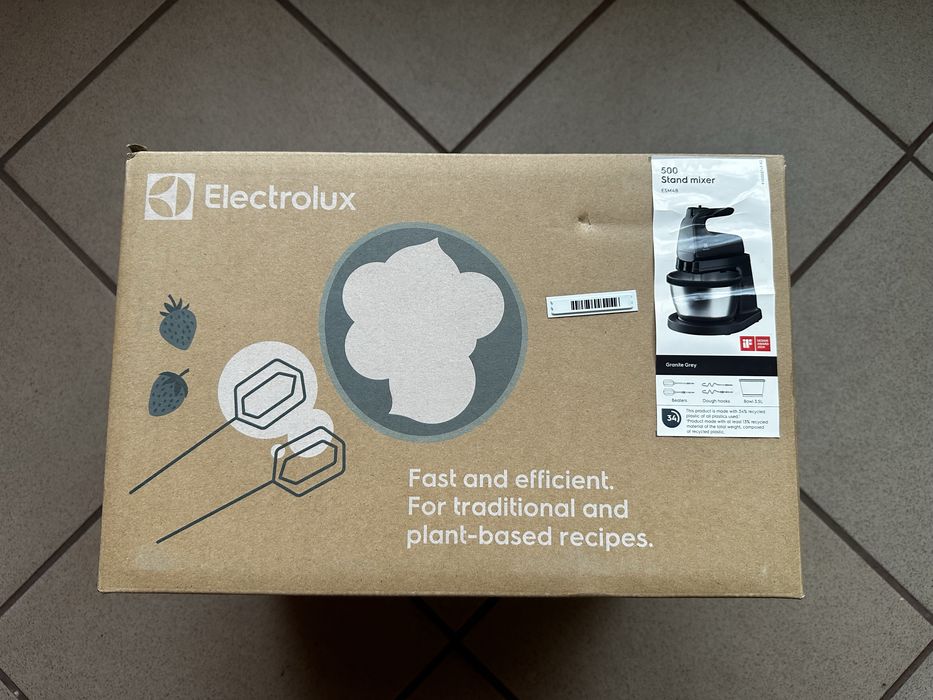 Mikser ręczny z misa Electrolux ESM4B 500W Czarny