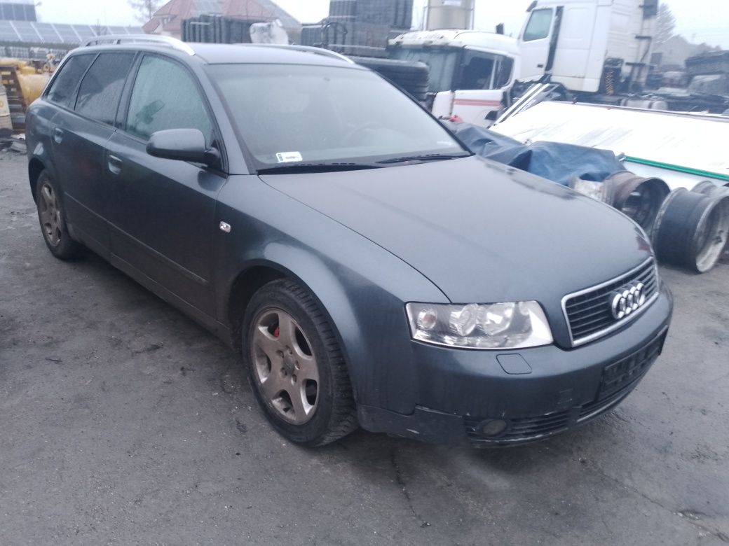 Audi A4 B6 drzwi kompletne stan dobry możliwość wysyłki kurierem