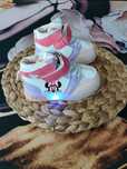 Nowe buciki LED z Myszką Minnie – idealne dla małej miłośniczki Disney