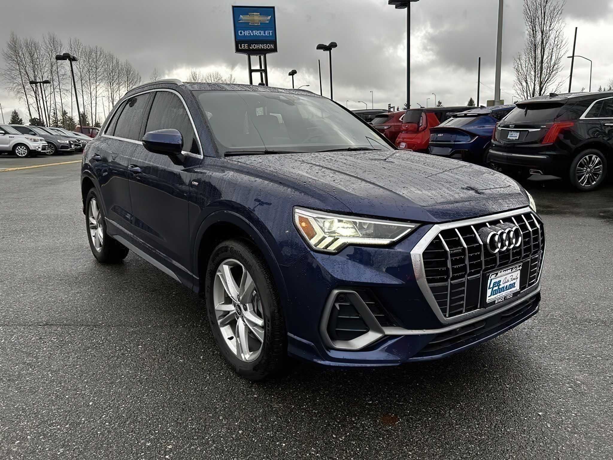 Audi Q3 2022 Blue