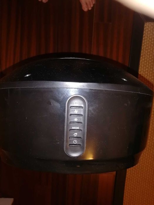 Climatizador Evaporativo Delonghi EV 250 BK, portátil e com garantia