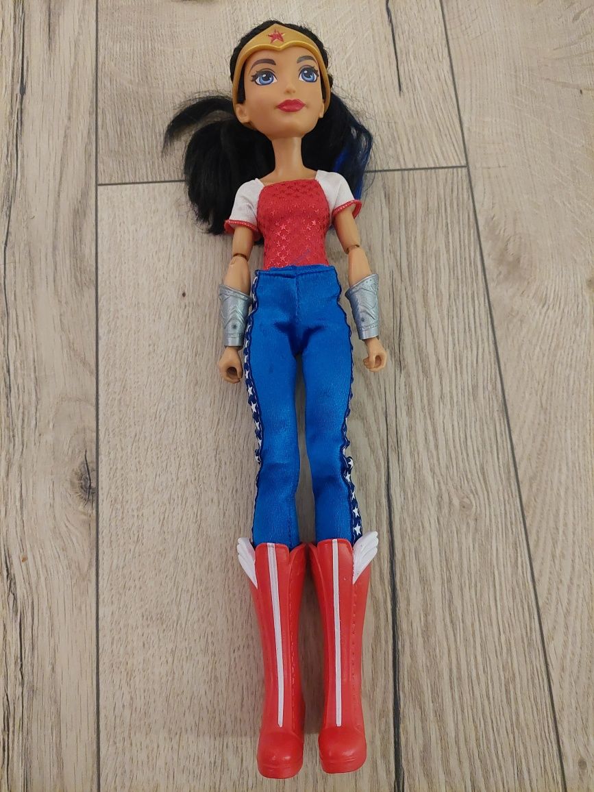 Barbie lalka superbohaterka Mattel WonderWoman DLT62