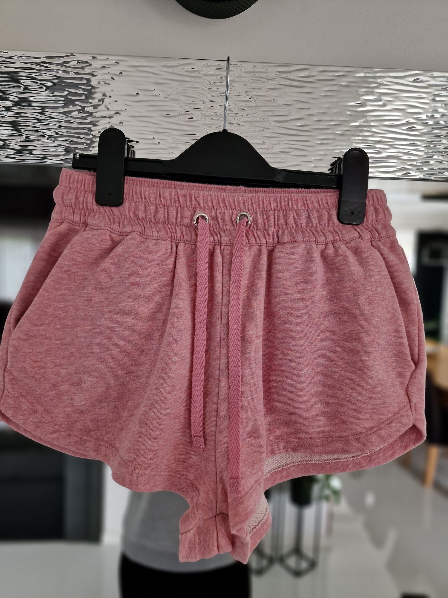 Mini szorty H&M spodenki dresowe 34 xs Basic