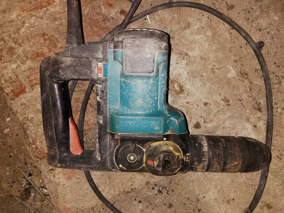 Młot udarowo-obrotowy Makita HR3000C