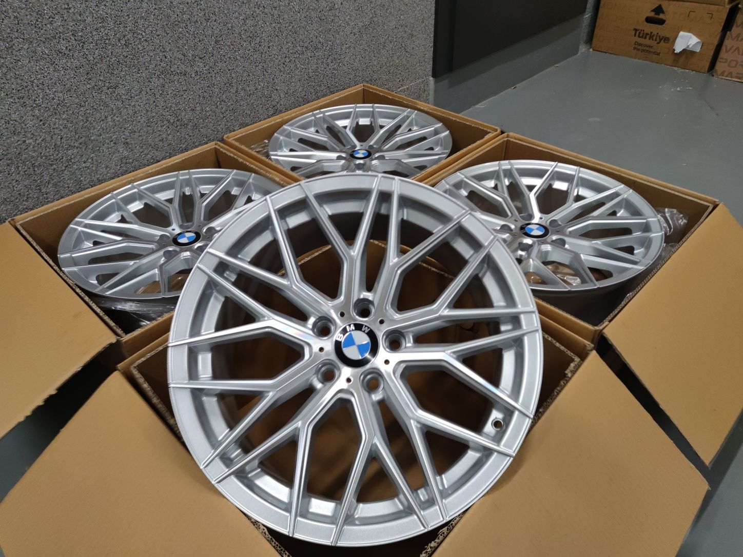 Felgi Arceo Valencia 20" 5x120 Silver BMW