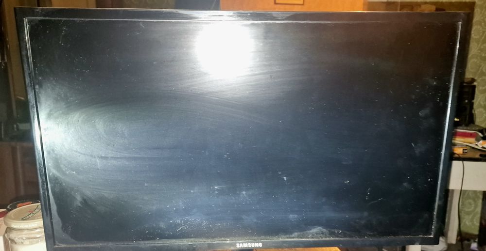 Monitor Samsung w stanie takim jak widać