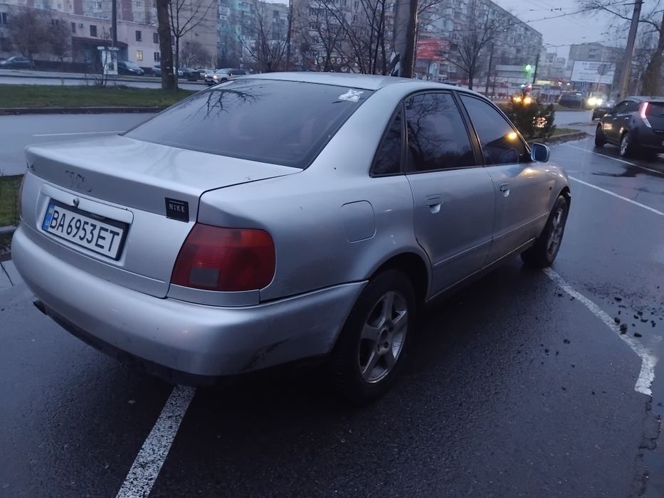 Ауди, Aydi А 4 ,газ- бензин