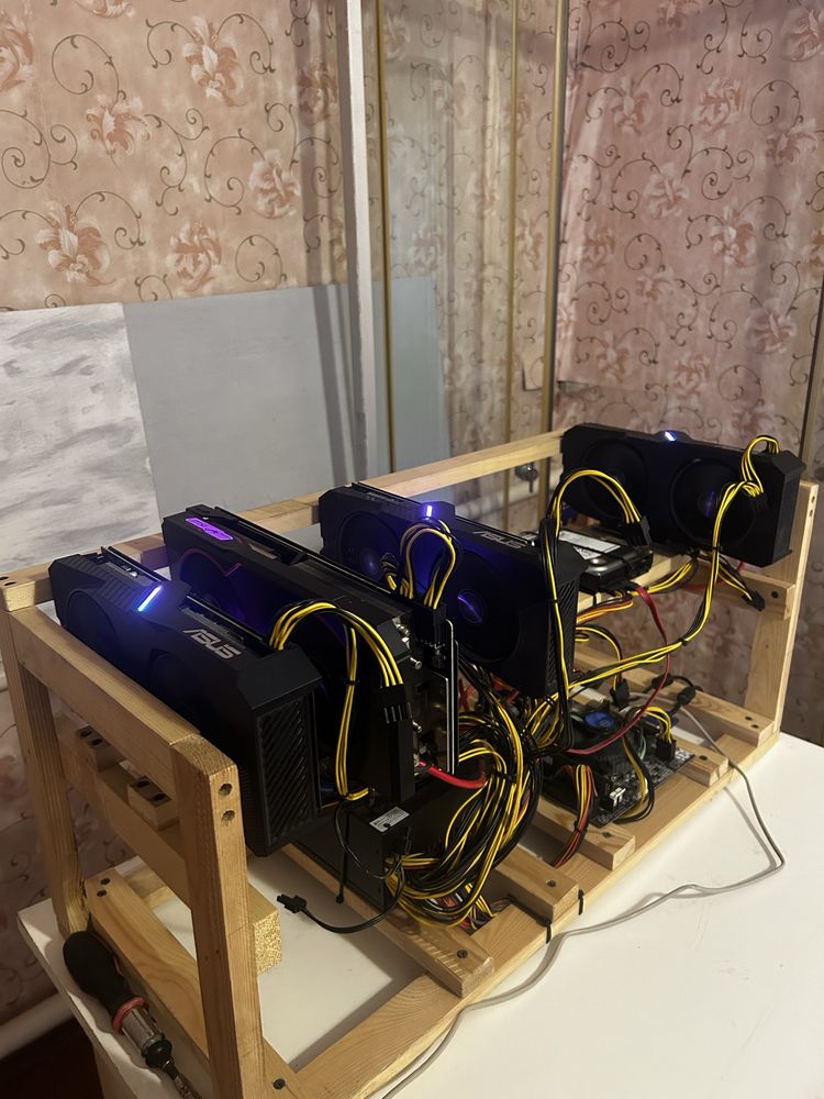 Майнінг ферма на 4 відеокарти RX 5600 XT 6 gb